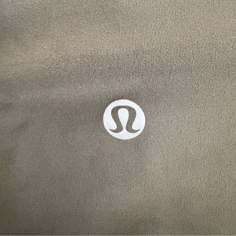 lululemon athletica Align High-Rise Shorts 4” - Picture 4 of 4